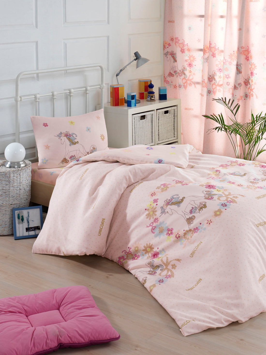 Unicornlar Tek Kişilik Pembe - Nevresim Takımı - 021395