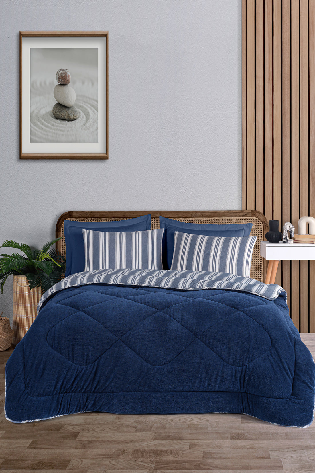 Soft Line Lacivert Çift Kişilik Yorgan Seti