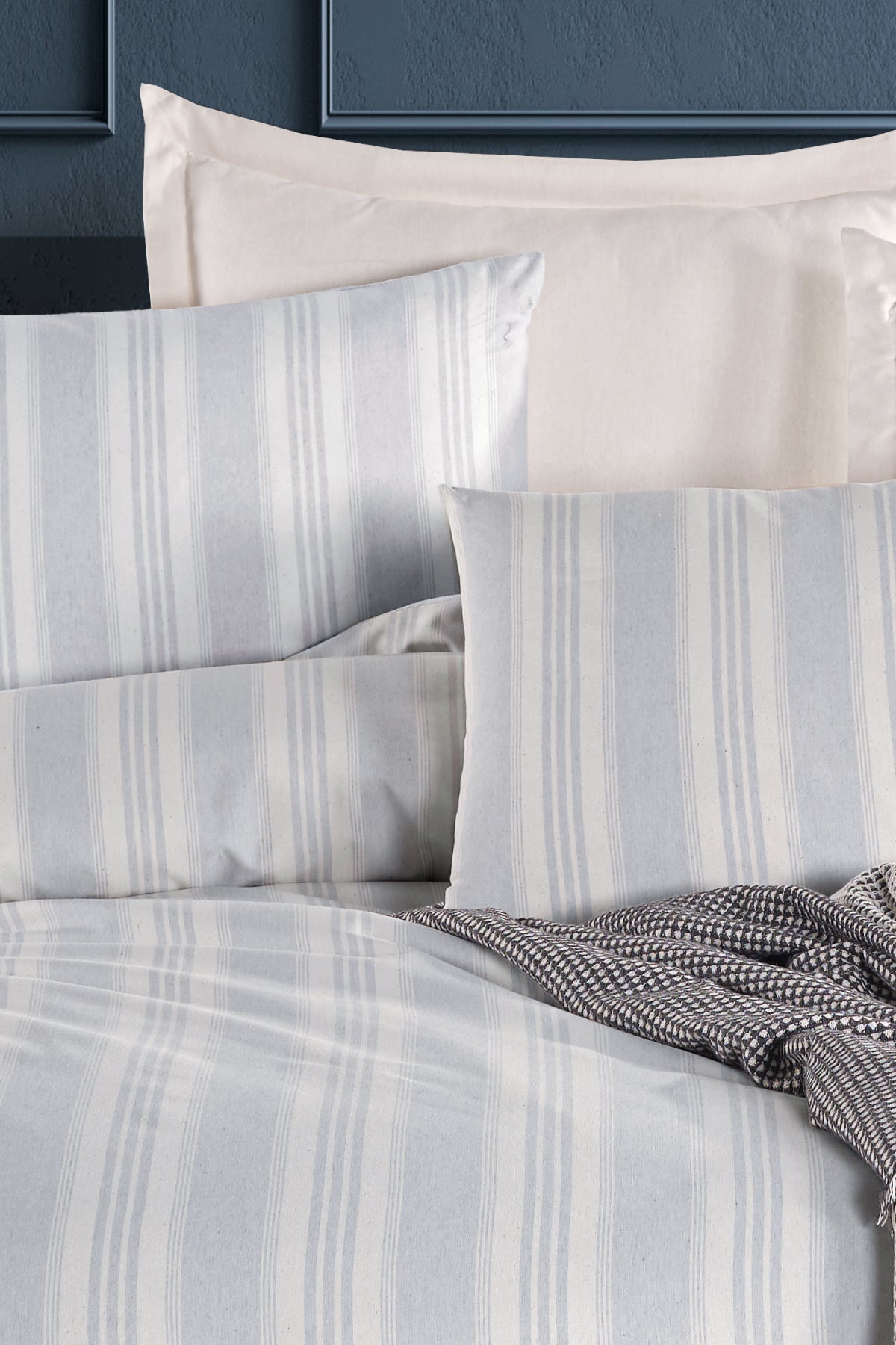 Soft Line Gri Çift Kişilik Nevresim Takımı