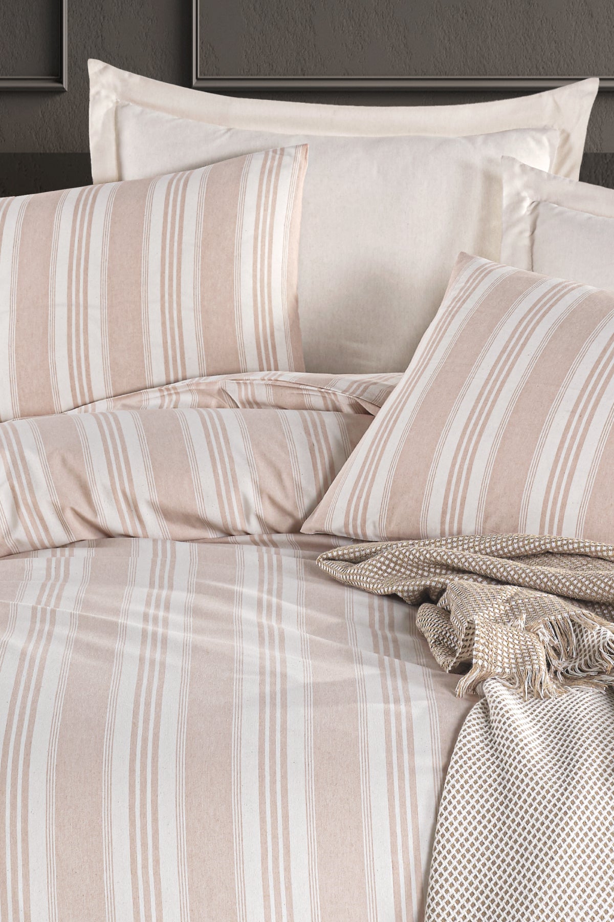 Soft Line Bej Çift Kişilik Nevresim Takımı