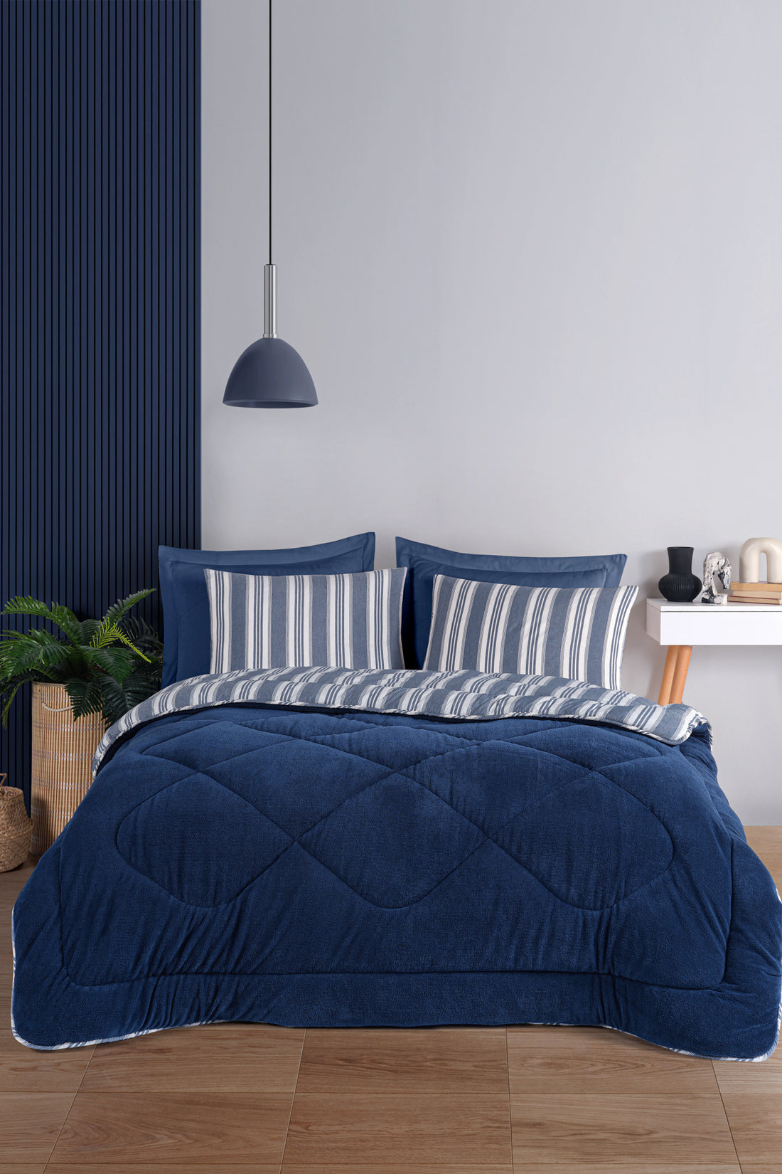 Soft Line Lacivert Çift Kişilik Yorgan
